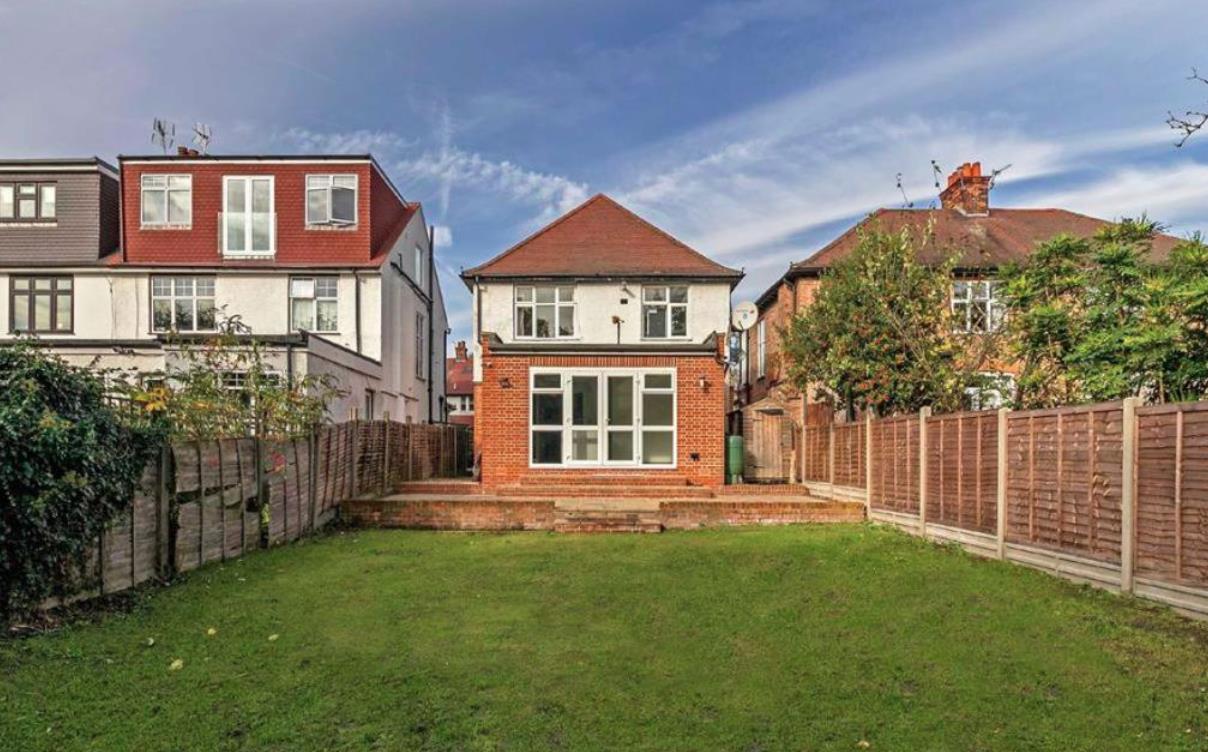 Goodwyn Avenue, Mill Hill, NW7, London